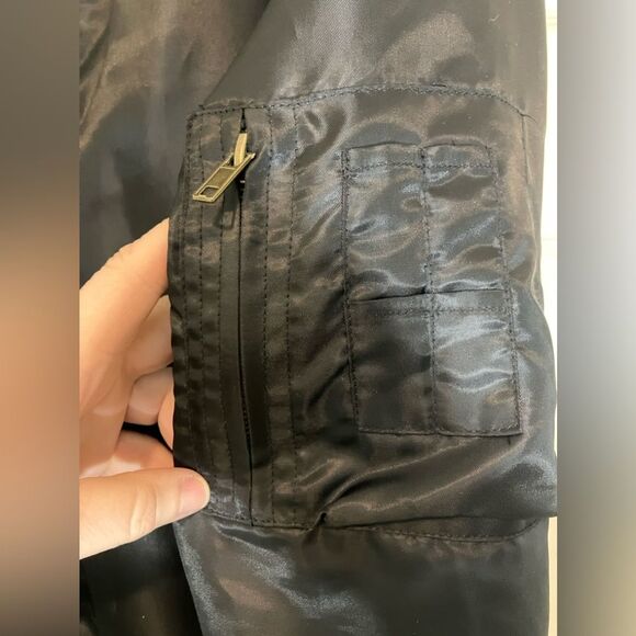 Brandon Thomas silky bomber, black with gray lining, excellent condition, size L - Picture 5 of 5